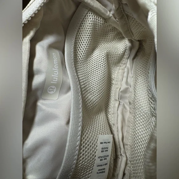 NWOT lululemon Everywhere Belt Bag White Opal 1L Unisex - Picture 7 of 8